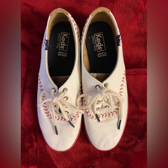 Keds‎ Women's Kickstart Pennant Sneaker size 7 - Picture 1 of 9